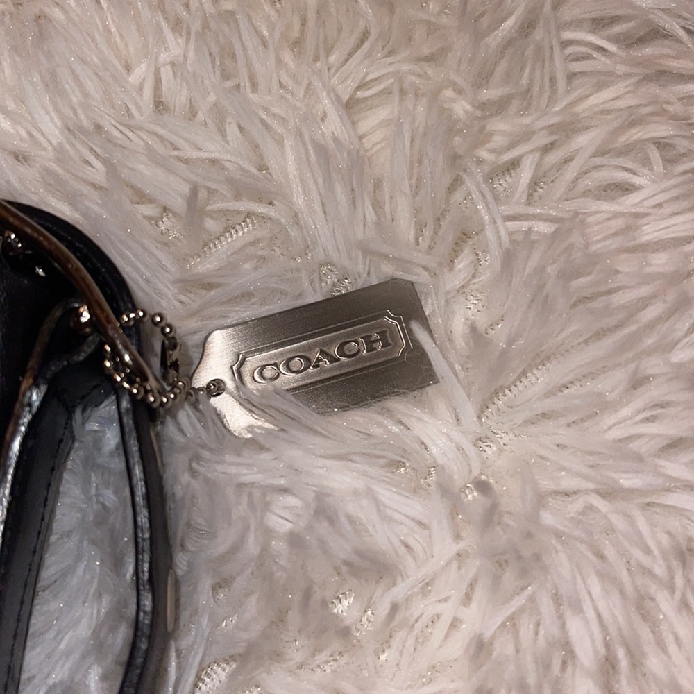 Coach purse - Picture 2 of 4